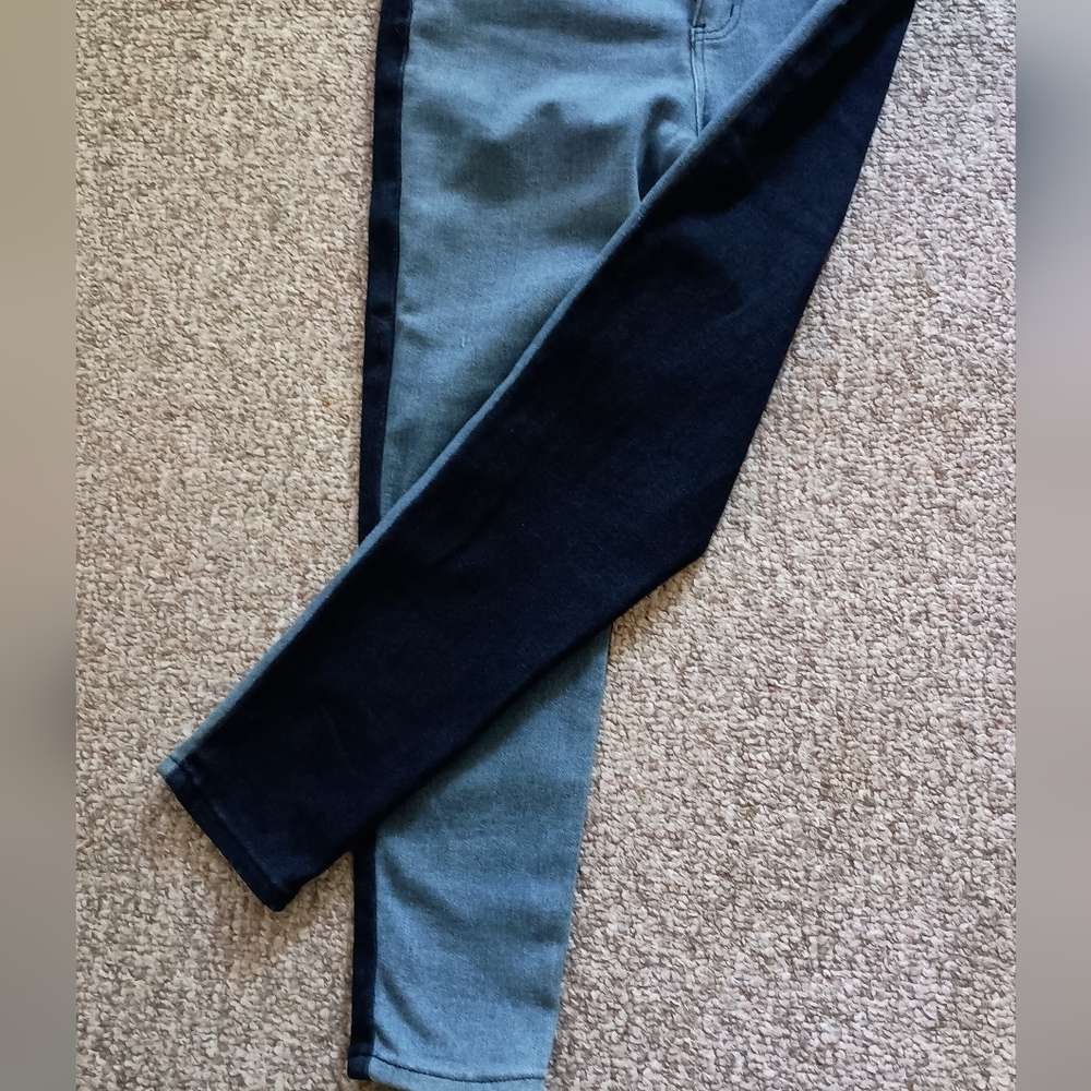 DG2 ColorBlock Jean's - Picture 3 of 10